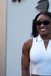 Simone Biles Attends US Open – Unveils Monochromatic Drama