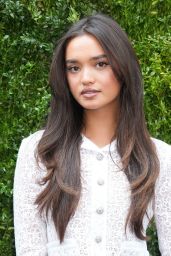 Sophia Hammons Unveils Chanel-Chic Simplicity