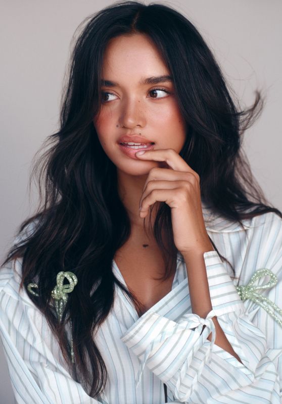 Sophia Hammons Unveils Playful Stripes for Glamour