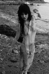 Sophie Thatcher’s Grunge Romance Photoshoot