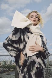 Sophie Turner Unveils a New Urban Edge for Flaunt