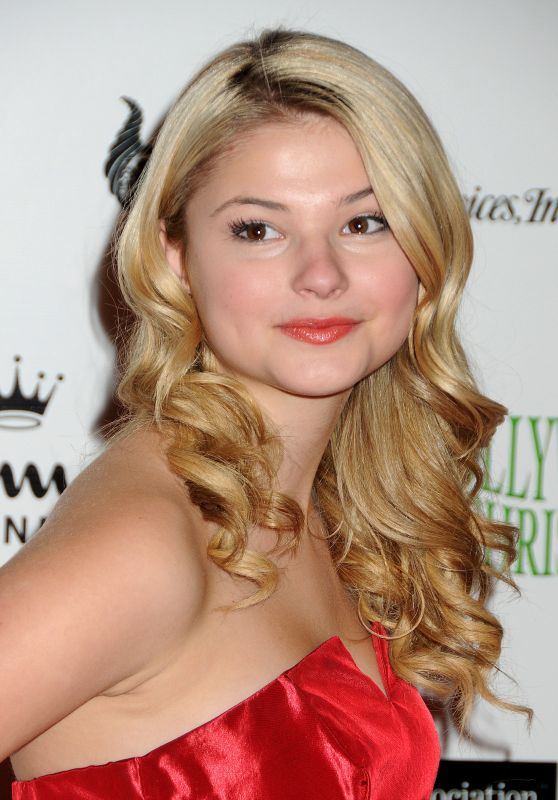 Stefanie Scott Attends Hollywood Christmas Parade in Velvet Punk
