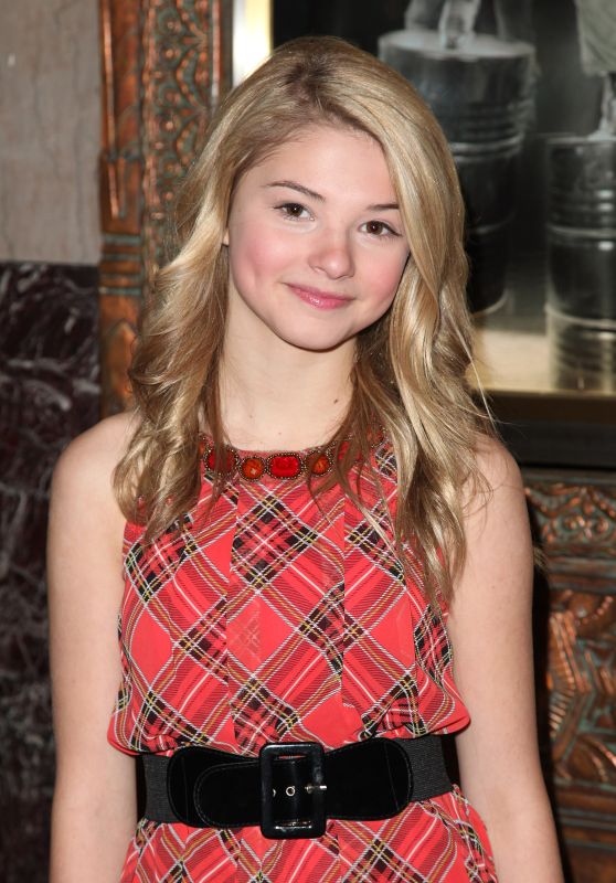 Stefanie Scott Attends STOMP Premiere in Plaid Rebellion