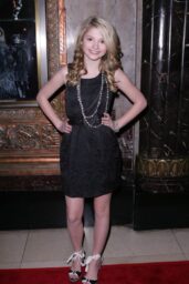 Stefanie Scott Debuts Pearl Noir at Cats Premiere in Los Angeles