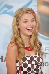 Stefanie Scott Debuts Retro Pop Look at Charlie St. Cloud Premiere