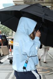 Sydney Sweeney’s Rainy Day Normcore in New York