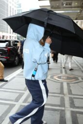Sydney Sweeney’s Rainy Day Normcore in New York