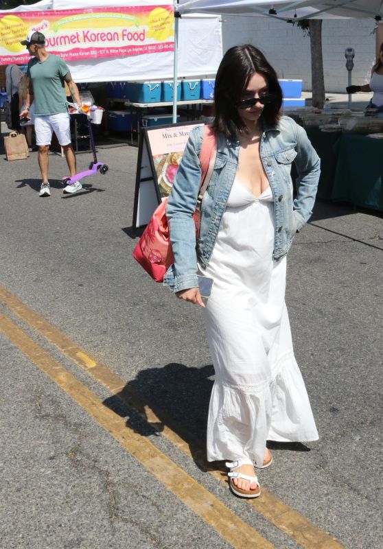 Taylor Anne Danehower Browses Studio City Market in Denim Bloom