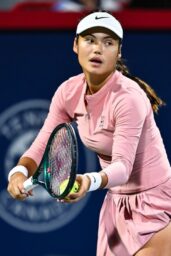 Tennis Clash in Montreal: Raducanu’s Pink vs Anisimova’s Blue