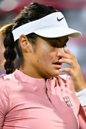 Tennis Clash in Montreal: Raducanu’s Pink vs. Anisimova’s Blue