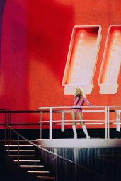 TITLE Sabrina Carpenter
