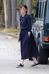 Zooey Deschanel takes a morning walk in Venice 15.08.2025