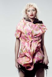 Abbey Lee Showcases Sculptural Floral Couture on Harper’s Bazaar France October 2025 Cover