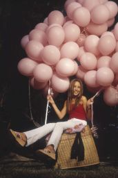 Amanda Bynes Embodies People Magazine Effortless Garden Style