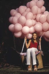 Amanda Bynes Embodies People Magazine Effortless Garden Style