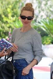 Amanda Seyfried’s Effortless Venice Voyage: Denim Meets Laid-Back Luxe at the 82nd Film Festival