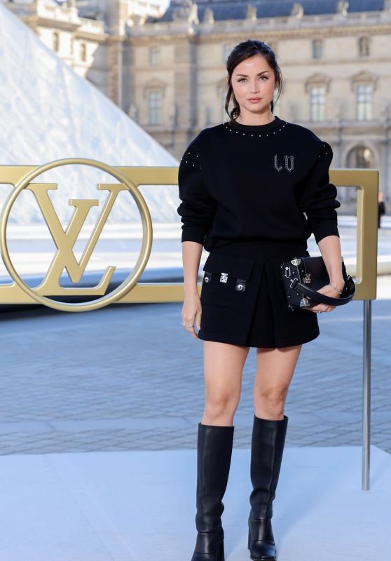 Ana de Armas Defines Utility Chic at Louis Vuitton Show 2025