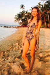 Anne Dudek Beachside Serenity Unveils a New Era