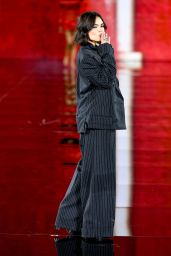 Ariana Greenblatt Champions The Monochromatic Power Suit at L’Oréal Paris Le Défilé 2025