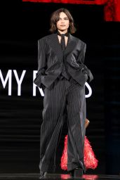 Ariana Greenblatt Champions The Monochromatic Power Suit at L’Oréal Paris Le Défilé 2025