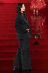 Ariana Greenblatt Champions The Monochromatic Power Suit at L’Oréal Paris Le Défilé 2025