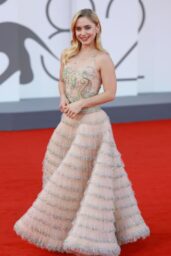 Ava Max debuts ethereal pastel-pink gown
