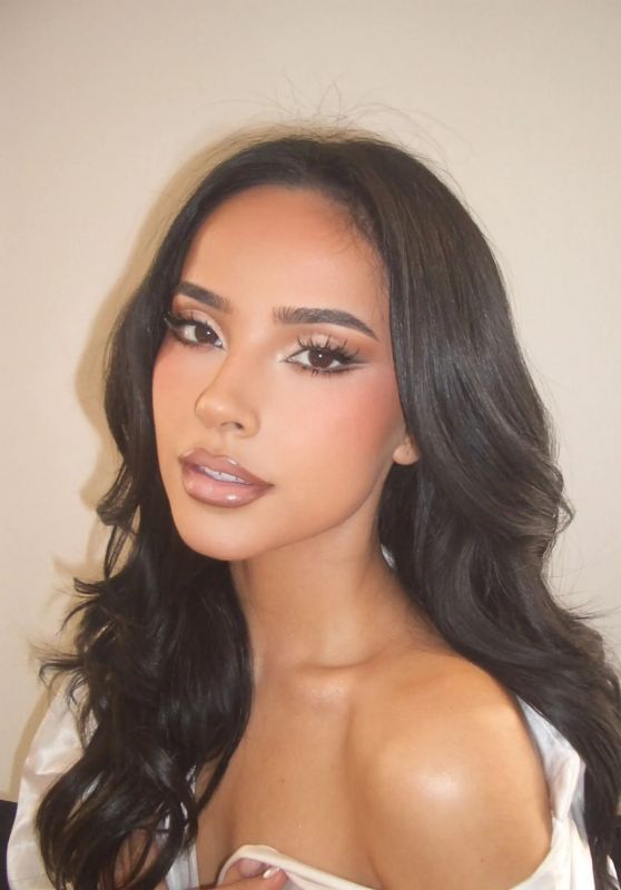 Becky G Champions Herrera Diary in Floral Precision