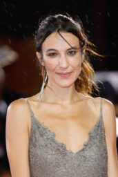 Carolina Cavalli Debuts Rain-Kissed Glamour at Venice 2025 Premiere