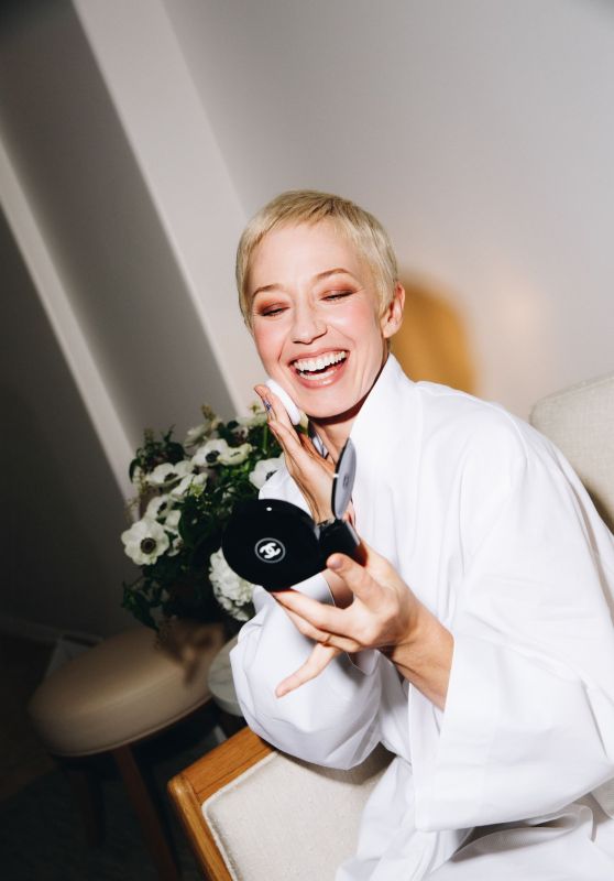 Carrie Coon Embodies Emmys 2025 Serene Celestial Glamour