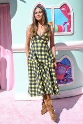 Chrissy Teigen Champions Autumnal Textures At Movie Premiere