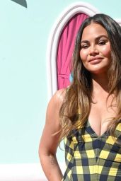 Chrissy Teigen Champions Autumnal Textures At Movie Premiere