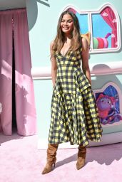 Chrissy Teigen Champions Autumnal Textures At Movie Premiere