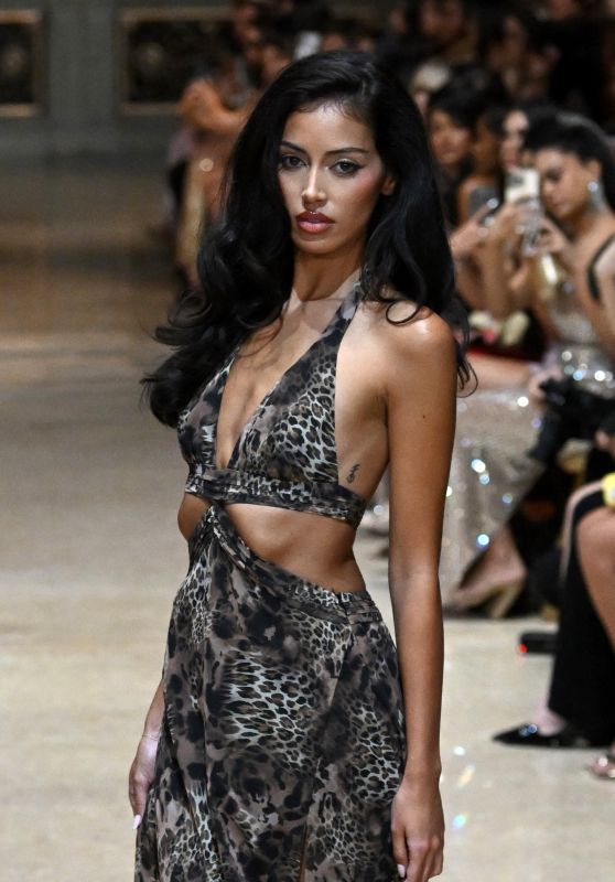 Cindy Kimberly Walks the Oh Polly Runway in Leopard Cut-Outs – NYC, Sept 10, 2025