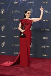 Cristin Milioti Redefines Classic Drama at the Emmy Awards