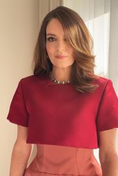 Dafne Keen Embodies Velvet Geometry At Harris Reed’s London Fashion Week Show