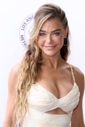 Denise Richards Unveils Daytime Beauty Awards in Floral Ease