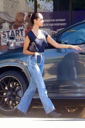 Eiza Gonzalez Unveils Sleek Street Style at Sweet Butter Kitchen, Sherman Oaks – August 31, 2025