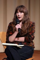 Elizabeth Olsen Debuts Geometric Velvet at “Bugonia” Screening – LA