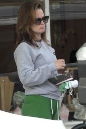 Elizabeth Reasers Effortless Street Style, LA 2025