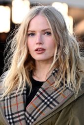 Ellie Bamber Champions Fall-Ready Urban Fashion