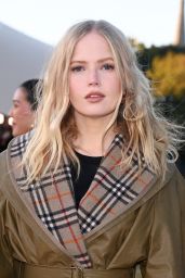 Ellie Bamber Champions Fall-Ready Urban Fashion