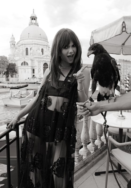 Emilia Jones: Gothic Glamour Meets Venice’s Grandeur – August 2025