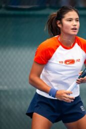 Emma Raducanu Embodies Athletic Excellence in Nike Performance Gear