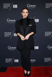 Emma Roberts Commands Sleek Noir Elegance at Atlantic City Gala