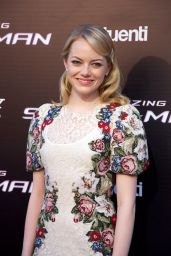 Emma Stone Unveils Romantic Lace at The Amazing Spider-Man Premiere