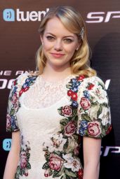 Emma Stone Unveils Romantic Lace at The Amazing Spider-Man Premiere