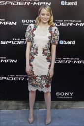 Emma Stone Unveils Romantic Lace at The Amazing Spider-Man Premiere