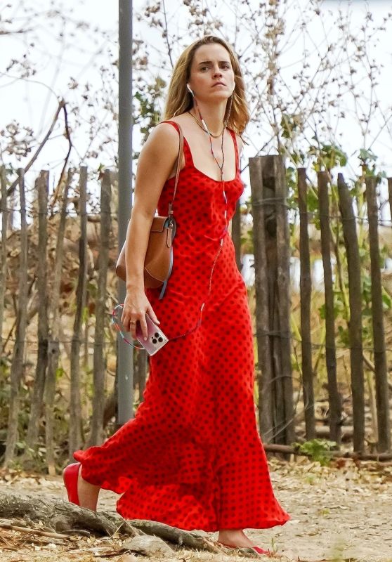 Emma Watson - Effortless French Riviera Style