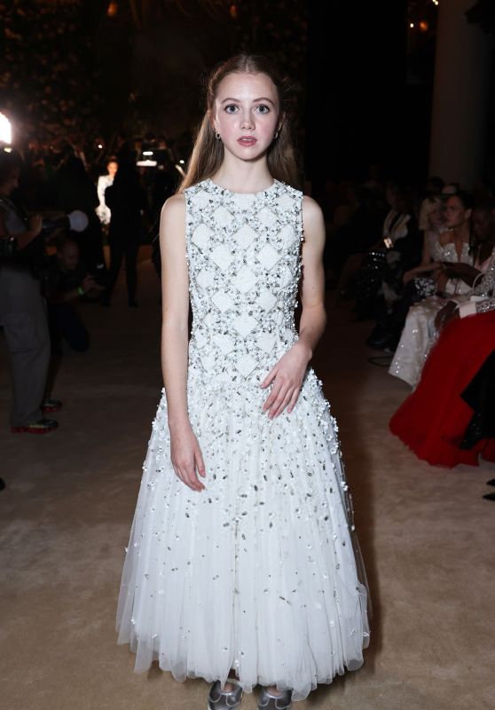 Evie Templeton Unveils Richard Quinn LFW With Beaded White Radiance