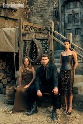 Freya Allan Unveils Entertainment Weekly Desert Siren Knitwear